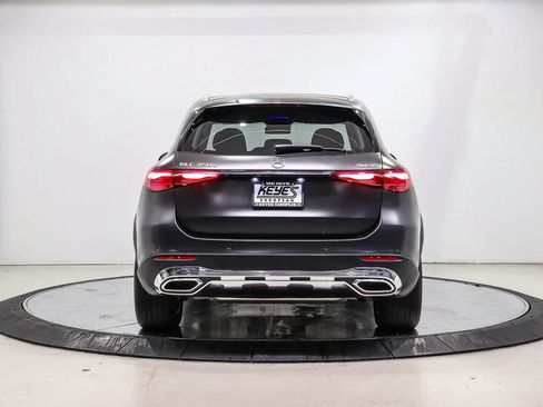 Used 2025 Mercedes-Benz GLC 350e 4MATIC image 3
