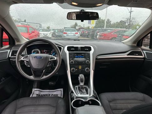 Used 2015 Ford Fusion SE FWD image 18