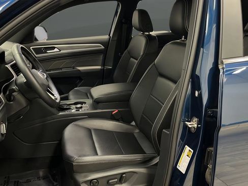 Used 2022 Volkswagen Atlas Cross Sport SE image 13