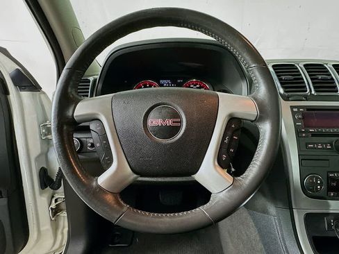 Used 2012 GMC Acadia SLE image 16