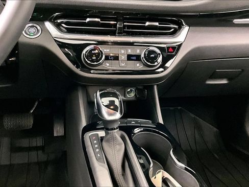 Certified 2024 Buick Envista Sport Touring w/ Convenience I Package FWD image 8