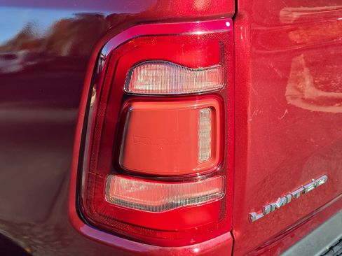 Used 2020 RAM 1500 Limited w/ Body Color Bumper Group image 33