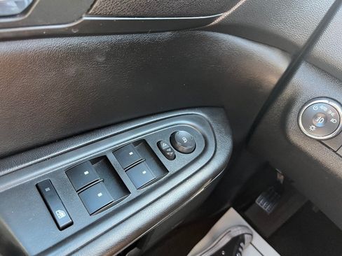 Used 2016 Chevrolet Traverse LT FWD image 22