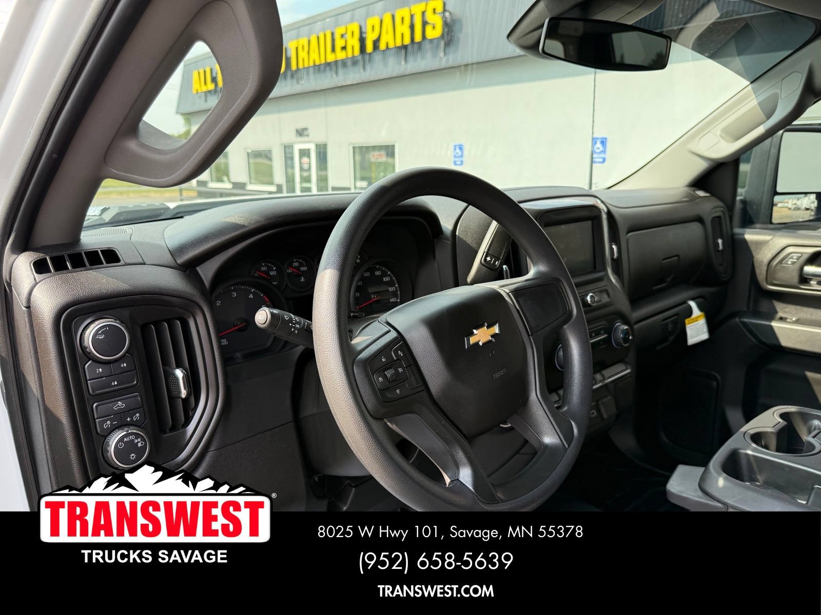 Used 2025 Chevrolet Silverado 3500 W/T AWD/4WD image 4