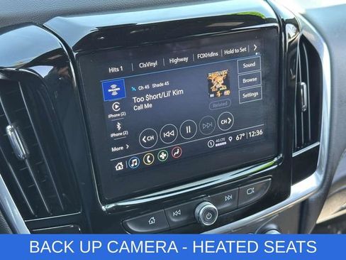 Used 2023 Chevrolet Traverse LT FWD image 3