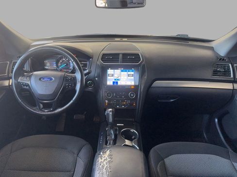 Used 2018 Ford Explorer XLT w/ Equipment Group 201A image 30