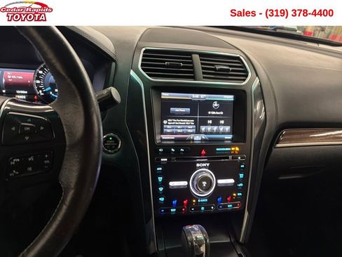 Used 2016 Ford Explorer Platinum image 18