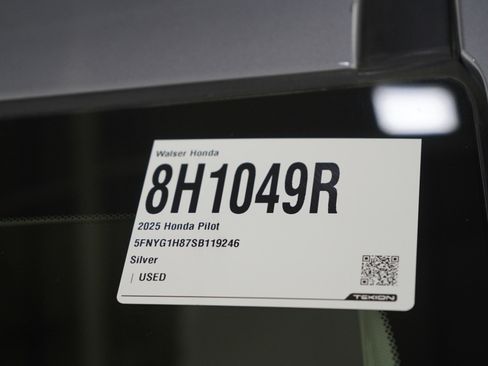 Used 2025 Honda Pilot Elite image 30