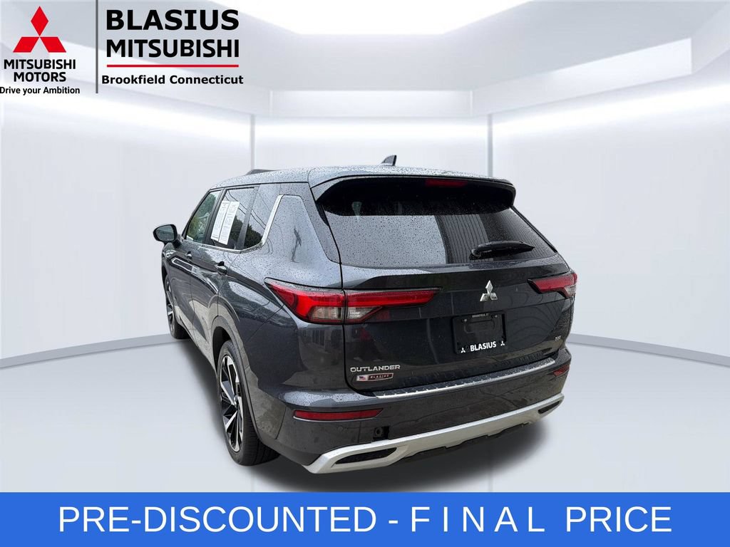 Used 2024 Mitsubishi Outlander SE FWD image 11