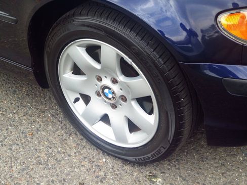 Used 2005 BMW 325i Sedan RWD image 29