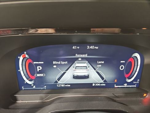 Certified 2025 Nissan Pathfinder Platinum w/ Cargo Package image 17