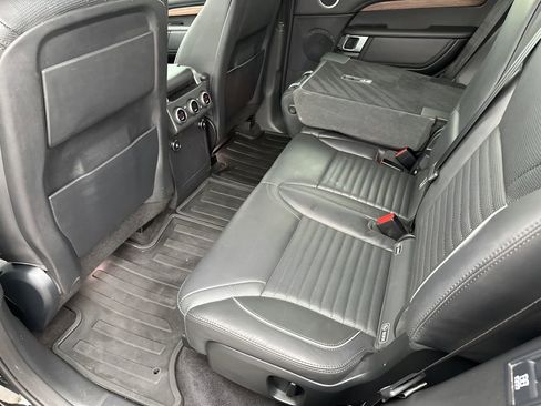 Used 2020 Land Rover Discovery HSE Luxury image 17