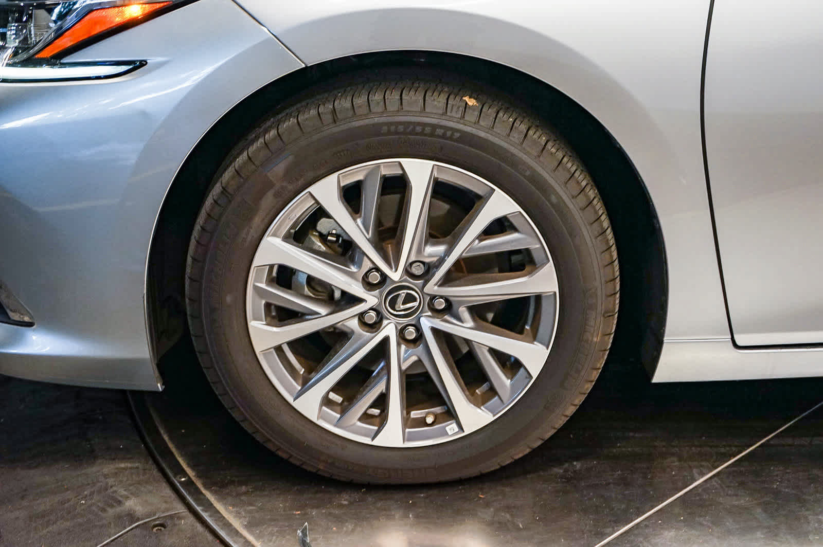 Used 2025 Lexus ES 350 w/ Accessory Package (Z2) FWD image 6