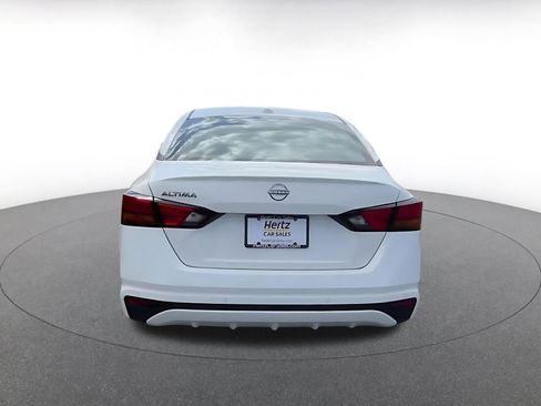 Used 2025 Nissan Altima 2.5 SV image 12