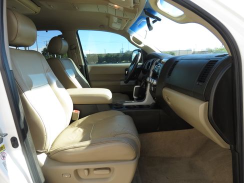 Used 2008 Toyota Sequoia Limited RWD image 36