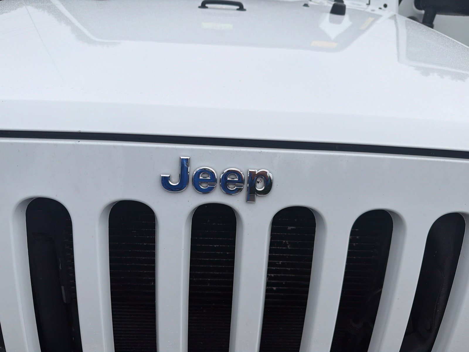 Used 2013 Jeep Wrangler Unlimited Sahara w/ Mopar Chrome Edition Group AWD/4WD image 29