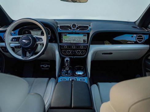 Used 2023 Bentley Bentayga Extended Wheelbase image 4