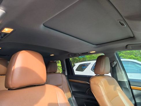Used 2019 Toyota Highlander Limited image 5
