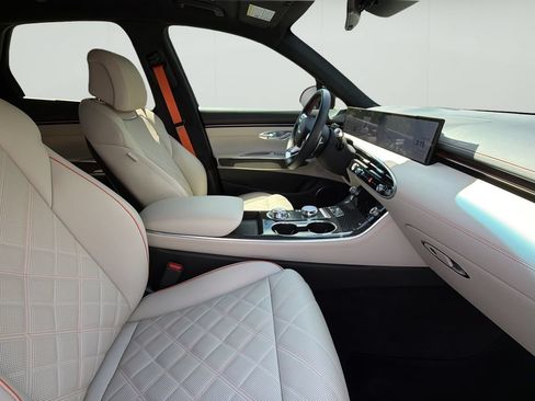 Certified 2026 Genesis GV70 3.5T Sport Prestige AWD/4WD image 41