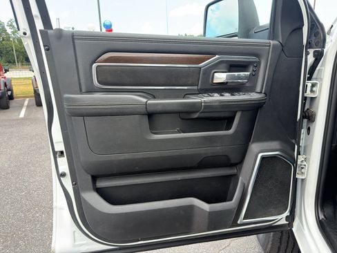 Used 2024 RAM 2500 Laramie AWD/4WD image 32