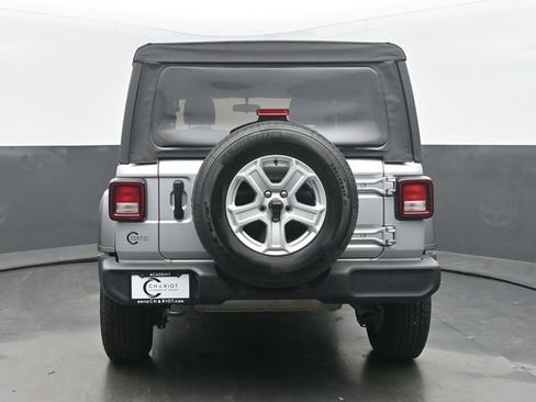 Used 2022 Jeep Wrangler Unlimited Sport AWD/4WD image 5