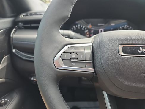 Used 2026 Jeep Compass Latitude image 21