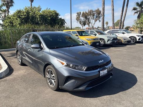 Used 2023 Kia Forte LXS w/ LXS Technology Package FWD image 5
