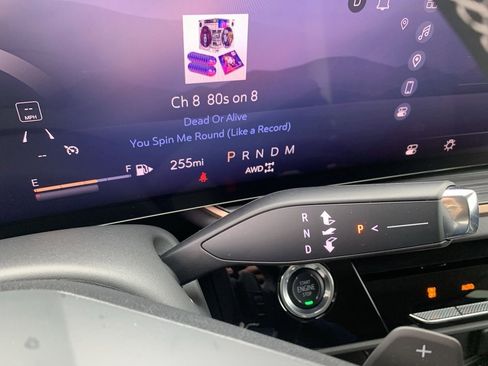 Certified 2025 Buick Envision Sport Touring image 19