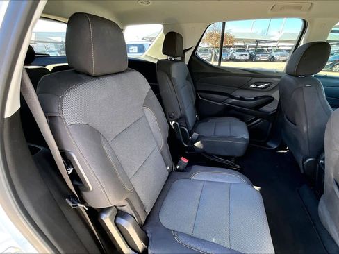 Used 2021 Chevrolet Traverse LT image 19
