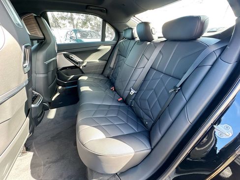 New 2026 BMW 750e xDrive image 19