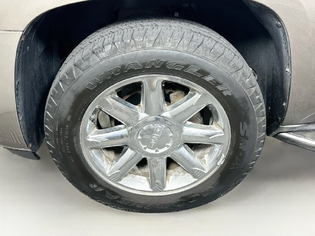Used 2013 GMC Yukon XL Denali AWD/4WD image 39