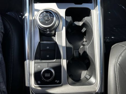 Certified 2023 Ford Explorer XLT w/ Equipment Group 202A AWD/4WD image 25