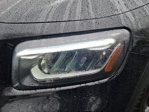 Used 2024 Mercedes-Benz GLB 250 4MATIC image 10