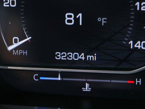 Used 2024 GMC Yukon SLT w/ Max Trailering Package AWD/4WD image 17