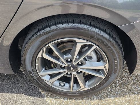 Used 2024 Kia Forte LXS FWD image 36