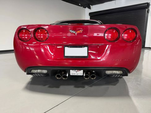 Used 2005 Chevrolet Corvette Coupe RWD image 3
