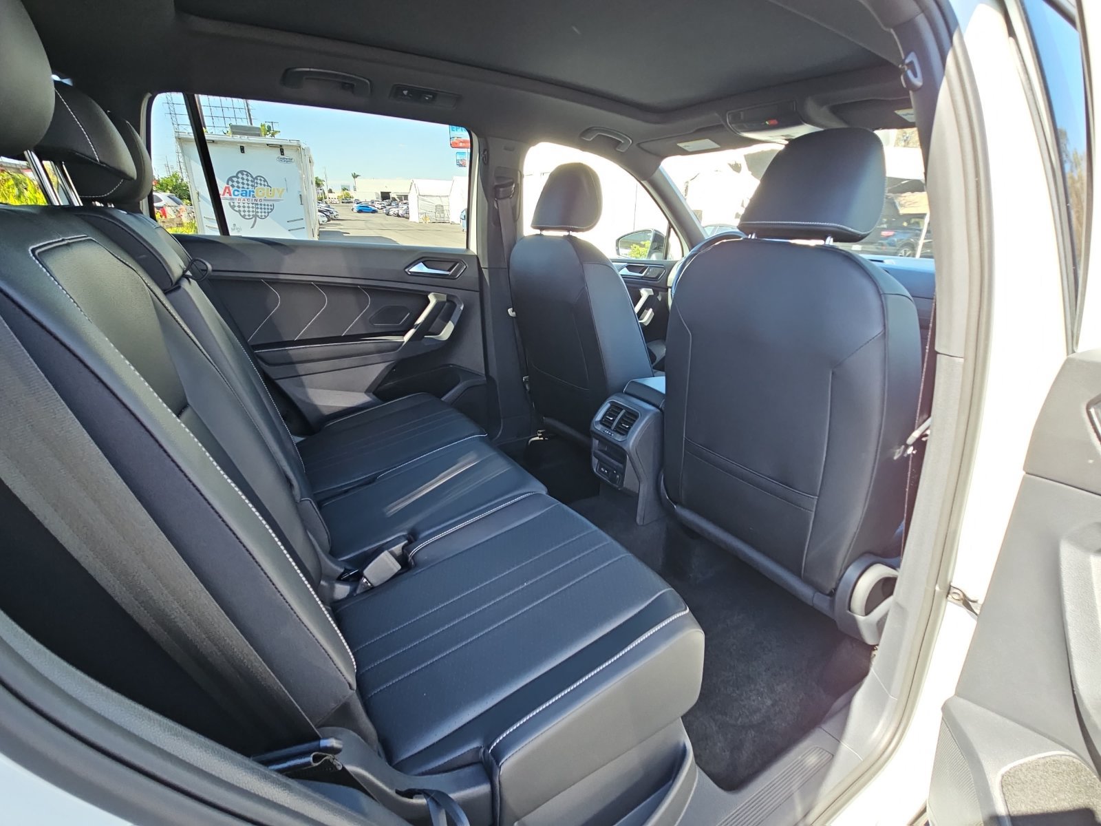 Certified 2023 Volkswagen Tiguan SE R-Line AWD/4WD image 11