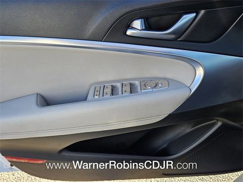 Used 2023 Genesis G70 2.0T image 31