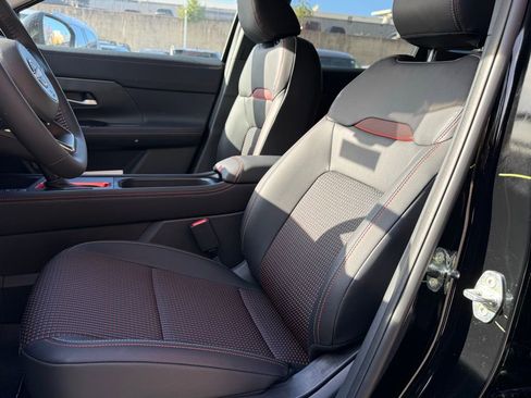 New 2026 Nissan Kicks SR w/ Cold Weather Package image 15