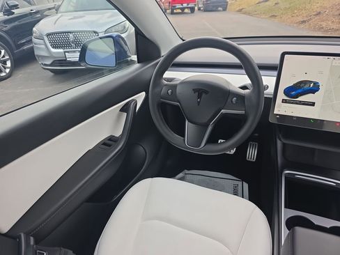 Used 2022 Tesla Model Y Performance image 18