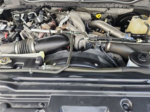 Used 2022 Ford F250 Lariat w/ Black Appearance Package image 28