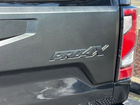 Used 2023 Nissan Titan PRO-4X w/ Pro-4x Convenience Package image 12