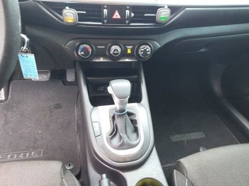 Used 2022 Kia Forte LXS image 19