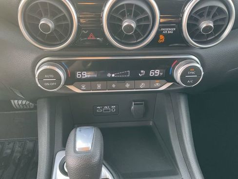 Used 2020 Nissan Sentra SV image 14