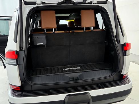 Used 2024 Lexus GX 550 w/ Accessory Package (2T) AWD/4WD image 20