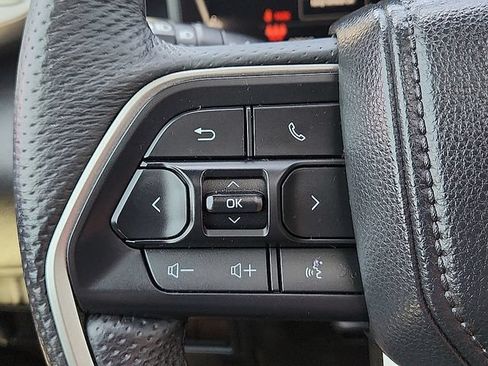 Used 2025 Toyota Tundra Limited AWD/4WD image 15