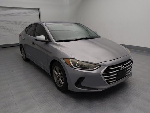 Used 2017 Hyundai Elantra SE image 13