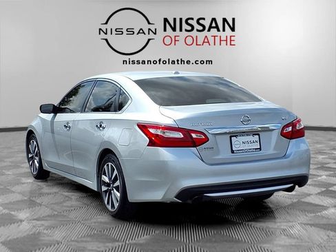 Used 2017 Nissan Altima 2.5 SV FWD image 3