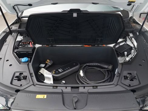 Used 2024 Audi Q8 e-tron Premium image 13