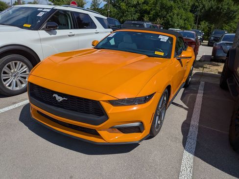 Used 2026 Ford Mustang Premium RWD image 3